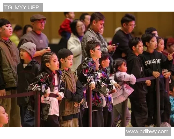 北京街舞队在世界街舞大赛中的灵活性表现引发热议与赞赏
